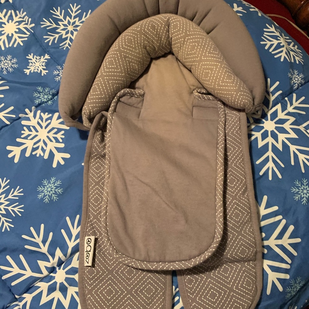 Infant head support pillow. Gray/white